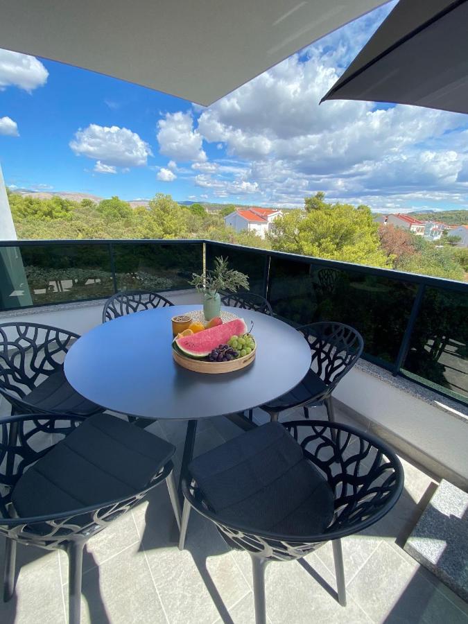 Apartment Agnes With 63 M2 Rooftop Terrace, Grill And Pool Округ Горни Экстерьер фото