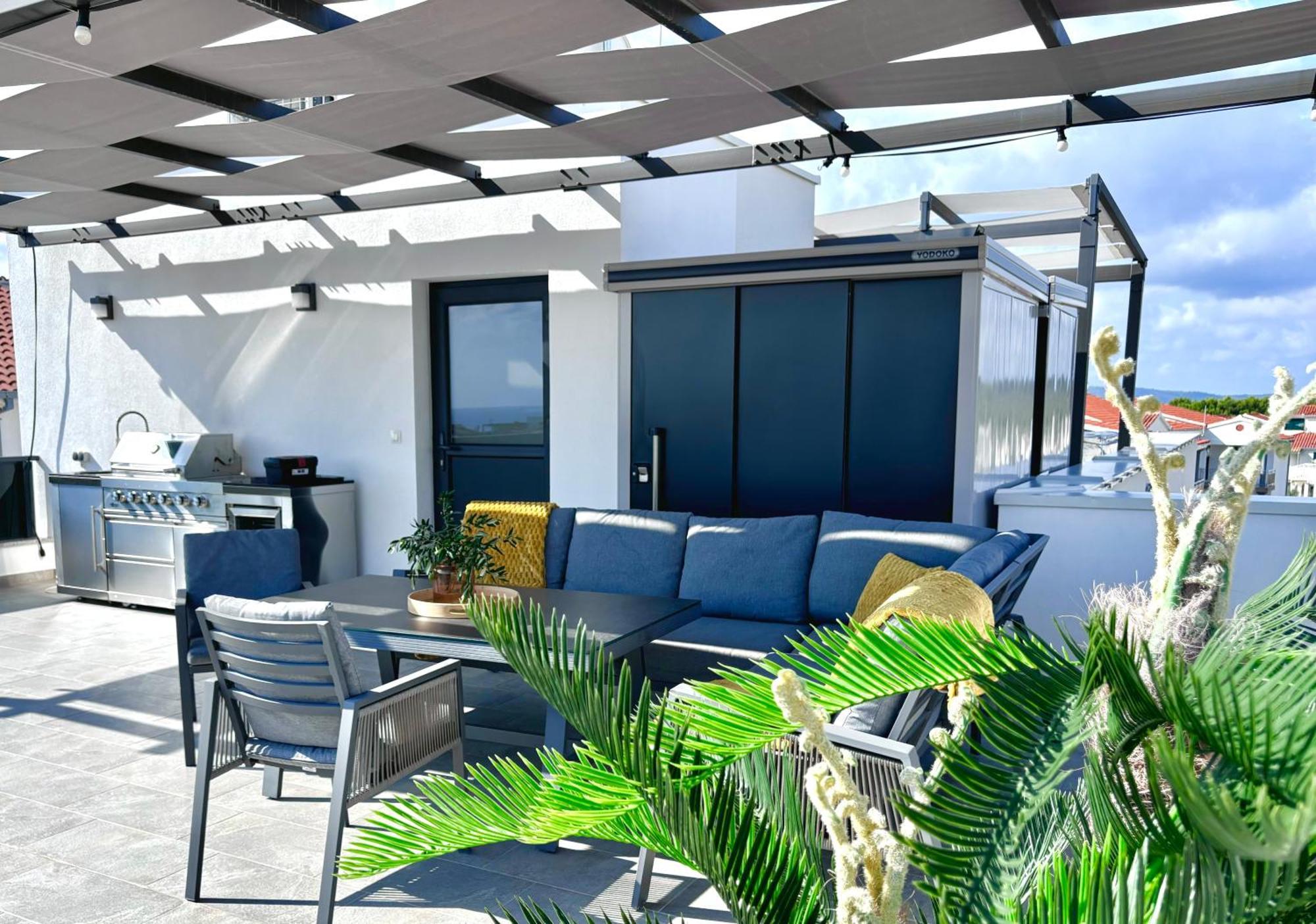 Apartment Agnes With 63 M2 Rooftop Terrace, Grill And Pool Округ Горни Экстерьер фото